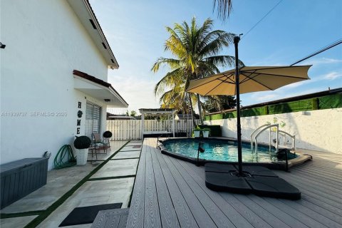 Casa en alquiler en Palmetto Bay, Florida, 4 dormitorios, 205.31 m2 № 1997946 - foto 22