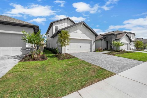 Casa en venta en Kissimmee, Florida, 4 dormitorios, 200.48 m2 № 1908223 - foto 1
