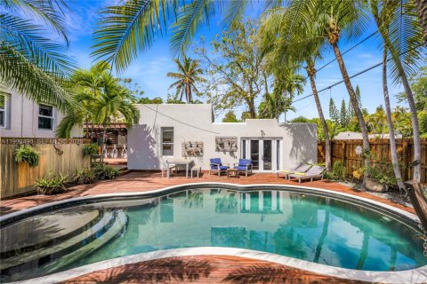 Villa ou maison à vendre à Miami, Floride: 4 chambres, 235.51 m2 № 2064346 - photo 2