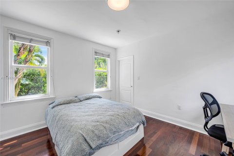 Villa ou maison à vendre à Miami, Floride: 4 chambres, 235.51 m2 № 2064346 - photo 18