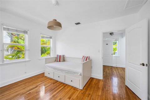 Villa ou maison à vendre à Miami, Floride: 4 chambres, 235.51 m2 № 2064346 - photo 27