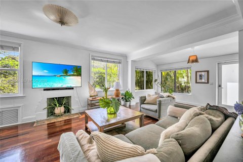 Villa ou maison à vendre à Miami, Floride: 4 chambres, 235.51 m2 № 2064346 - photo 14