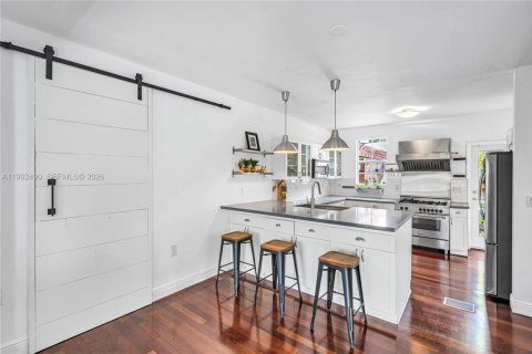 Villa ou maison à vendre à Miami, Floride: 4 chambres, 235.51 m2 № 2064346 - photo 29