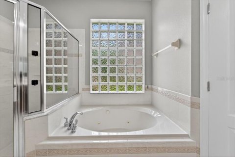 House in Seffner, Florida 4 bedrooms, 318 sq.m. № 1879658 - photo 17
