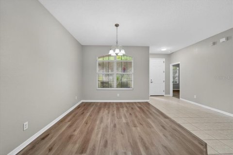 House in Seffner, Florida 4 bedrooms, 318 sq.m. № 1879658 - photo 2