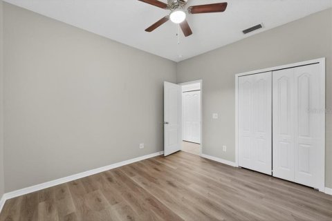 House in Seffner, Florida 4 bedrooms, 318 sq.m. № 1879658 - photo 19