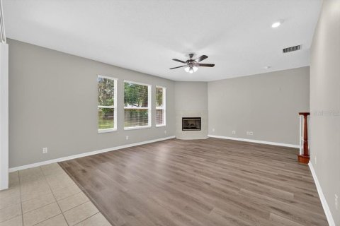 House in Seffner, Florida 4 bedrooms, 318 sq.m. № 1879658 - photo 10
