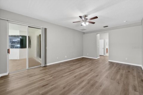 House in Seffner, Florida 4 bedrooms, 318 sq.m. № 1879658 - photo 14