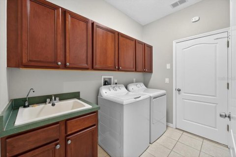 House in Seffner, Florida 4 bedrooms, 318 sq.m. № 1879658 - photo 8