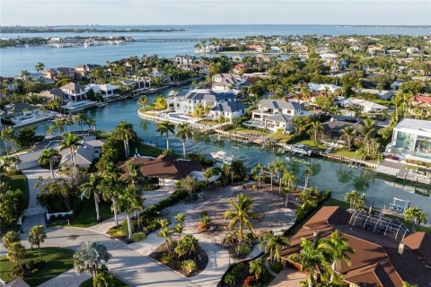 Купить виллу или дом в Сарасота, Флорида 3 комнаты, 491.17м2, № 2118642 - фото 29