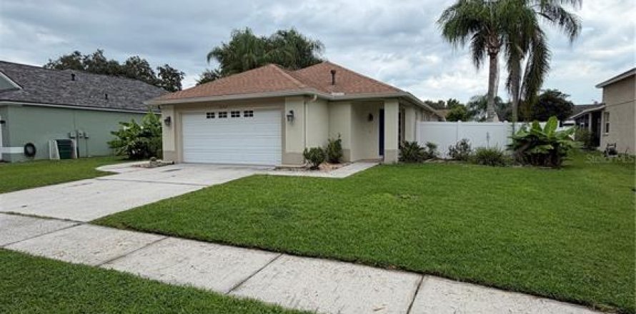 Villa ou maison à Lutz, Floride 3 chambres, 116.5 m2 № 2302387