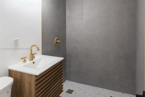 Villa ou maison à vendre à Hialeah, Floride: 4 chambres, 131.46 m2 № 1989973 - photo 5