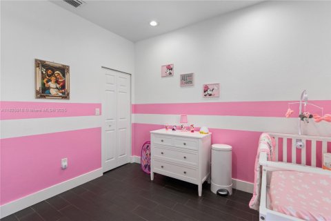 Townhouse in Hialeah, Florida 3 bedrooms, 146.23 sq.m. № 1794606 - photo 20