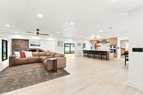 Villa ou maison à vendre à Saint Petersburg, Floride: 3 chambres, 207.73 m2 № 2236223 - photo 2
