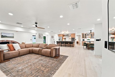 Villa ou maison à vendre à Saint Petersburg, Floride: 3 chambres, 207.73 m2 № 2236223 - photo 3