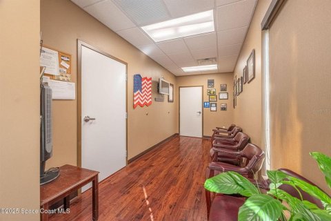 Propiedad comercial en venta en Cocoa Beach, Florida, 179.21 m2 № 2136122 - foto 5