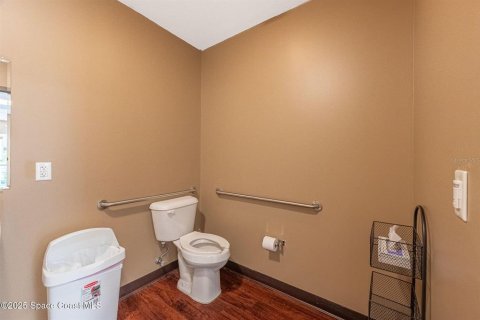 Propiedad comercial en venta en Cocoa Beach, Florida, 179.21 m2 № 2136122 - foto 11