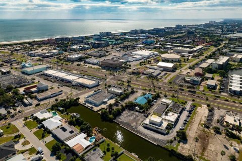 Propiedad comercial en venta en Cocoa Beach, Florida, 179.21 m2 № 2136122 - foto 3