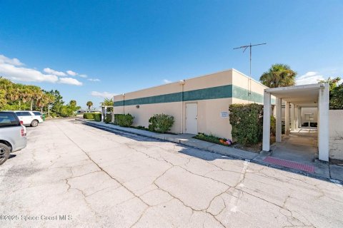 Propiedad comercial en venta en Cocoa Beach, Florida, 179.21 m2 № 2136122 - foto 2