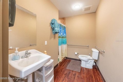 Propiedad comercial en venta en Cocoa Beach, Florida, 179.21 m2 № 2136122 - foto 27