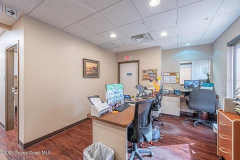 Propiedad comercial en venta en Cocoa Beach, Florida, 179.21 m2 № 2136122 - foto 8