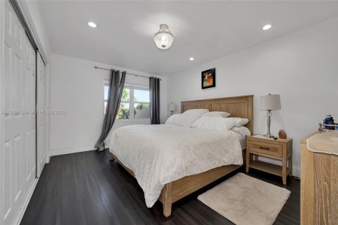 Villa ou maison à vendre à Miami, Floride: 3 chambres, 113.81 m2 № 2048898 - photo 22
