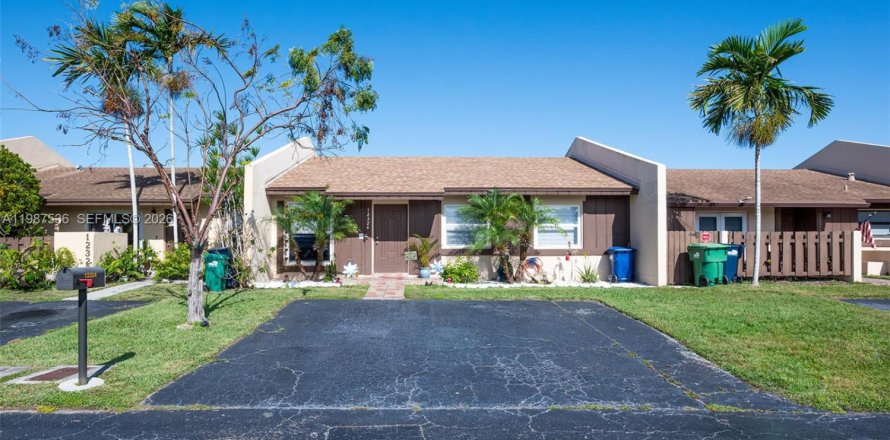 Villa ou maison à Miami, Floride 3 chambres, 113.81 m2 № 2048898