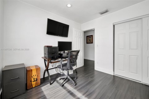Villa ou maison à vendre à Miami, Floride: 3 chambres, 113.81 m2 № 2048898 - photo 26
