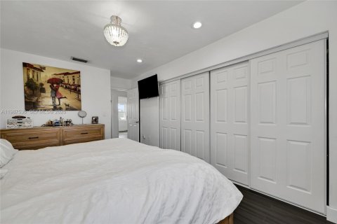 Villa ou maison à vendre à Miami, Floride: 3 chambres, 113.81 m2 № 2048898 - photo 23