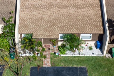 Villa ou maison à vendre à Miami, Floride: 3 chambres, 113.81 m2 № 2048898 - photo 8