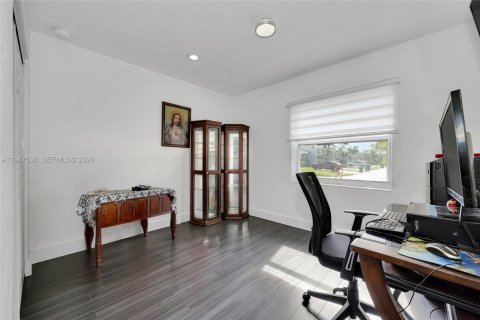 Villa ou maison à vendre à Miami, Floride: 3 chambres, 113.81 m2 № 2048898 - photo 25