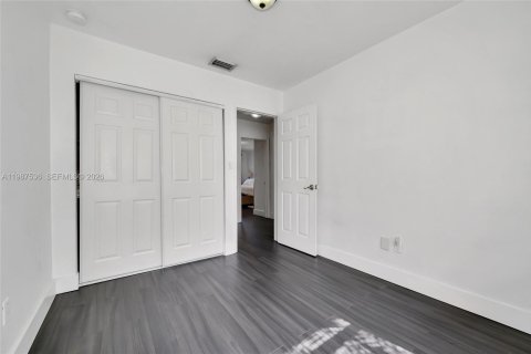 Villa ou maison à vendre à Miami, Floride: 3 chambres, 113.81 m2 № 2048898 - photo 29