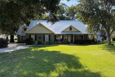Casa en venta en Fort Meade, Florida, 3 dormitorios, 268.95 m2 № 1915479 - foto 1