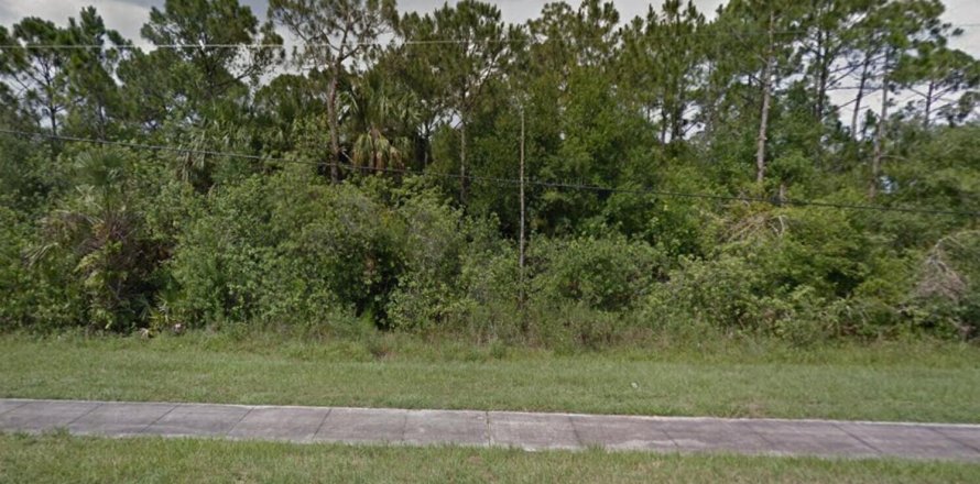 Commercial property in Okeechobee, Florida № 2177017