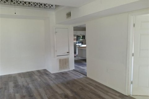 Villa ou maison à vendre à Osteen, Floride: 4 chambres, 246.56 m2 № 2312281 - photo 17