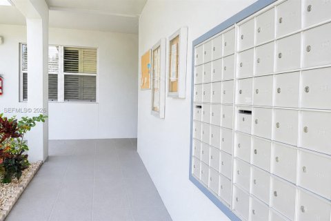 Condominio en venta en Pembroke Pines, Florida, 2 dormitorios, 110.74 m2 № 2186751 - foto 22