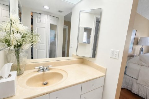 Condominio en venta en Pembroke Pines, Florida, 2 dormitorios, 110.74 m2 № 2186751 - foto 15