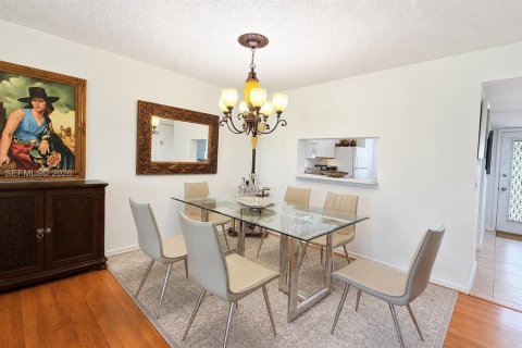 Condominio en venta en Pembroke Pines, Florida, 2 dormitorios, 110.74 m2 № 2186751 - foto 7