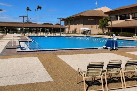 Condominio en venta en Pembroke Pines, Florida, 2 dormitorios, 110.74 m2 № 2186751 - foto 23