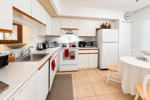 Condominio en venta en Pembroke Pines, Florida, 2 dormitorios, 110.74 m2 № 2186751 - foto 8