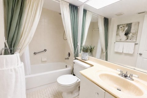 Condominio en venta en Pembroke Pines, Florida, 2 dormitorios, 110.74 m2 № 2186751 - foto 18