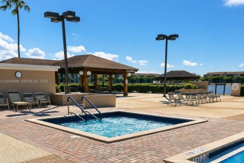 Condominio en venta en Pembroke Pines, Florida, 2 dormitorios, 110.74 m2 № 2186751 - foto 25