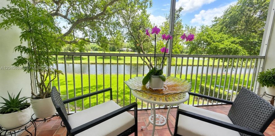 Condominio en Pembroke Pines, Florida, 2 dormitorios  № 2186751