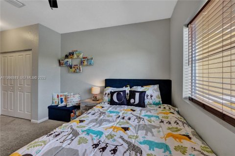 Townhouse in Lauderdale Lakes, Florida 2 bedrooms, 102.56 sq.m. № 2064495 - photo 7