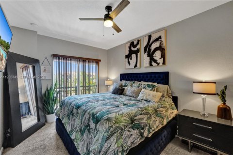 Townhouse in Lauderdale Lakes, Florida 2 bedrooms, 102.56 sq.m. № 2064495 - photo 10