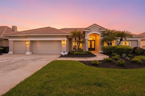 House in Lutz, Florida 6 bedrooms, 322.37 sq.m. № 2216338