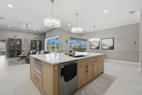 House in Lutz, Florida 6 bedrooms, 322.37 sq.m. № 2216338 - photo 10