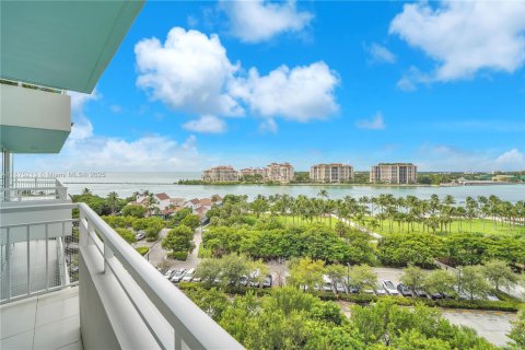 Condo in Miami Beach, Florida, 2 bedrooms  № 1927288 - photo 2