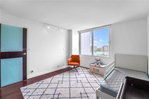 Condo in Miami Beach, Florida, 2 bedrooms  № 1927288 - photo 28
