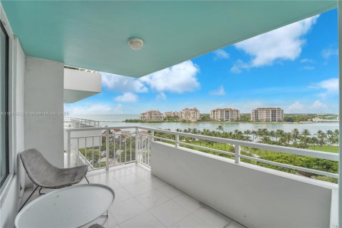 Condo in Miami Beach, Florida, 2 bedrooms  № 1927288 - photo 7